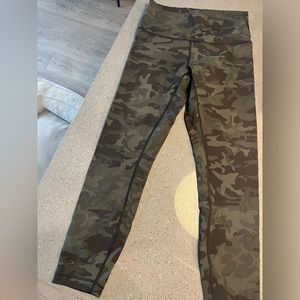 Lululemin Align leggings - Camo size 8